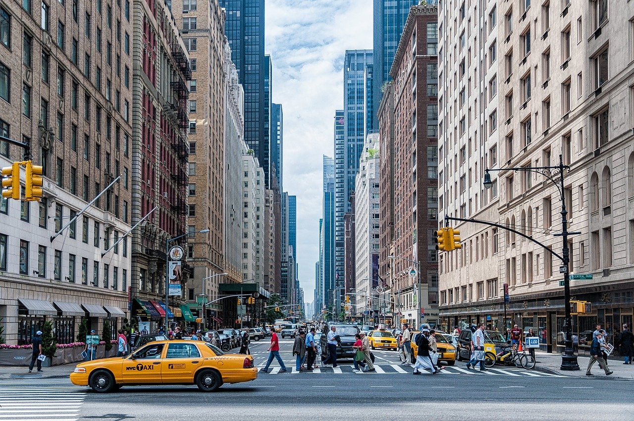 pedestrians-gfd6a37a56_1280.jpg