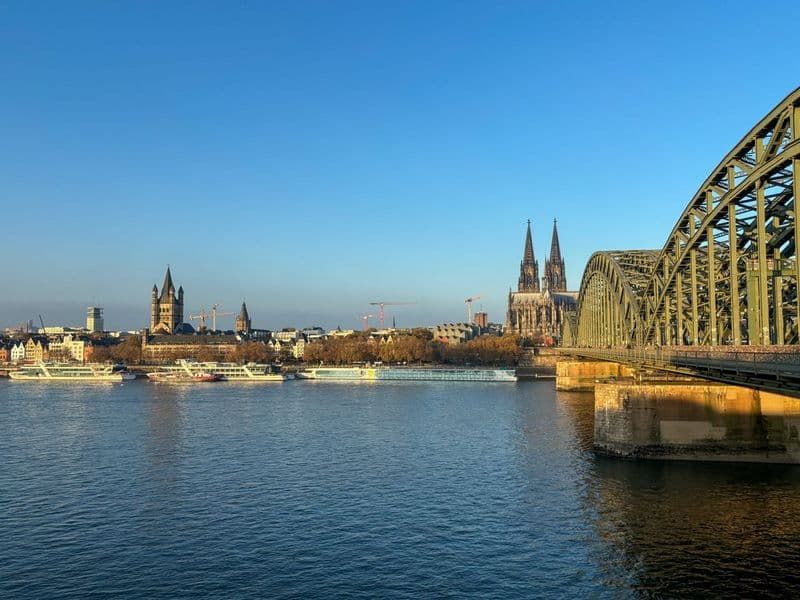 header-koeln-vom-wasser-aus.jpg